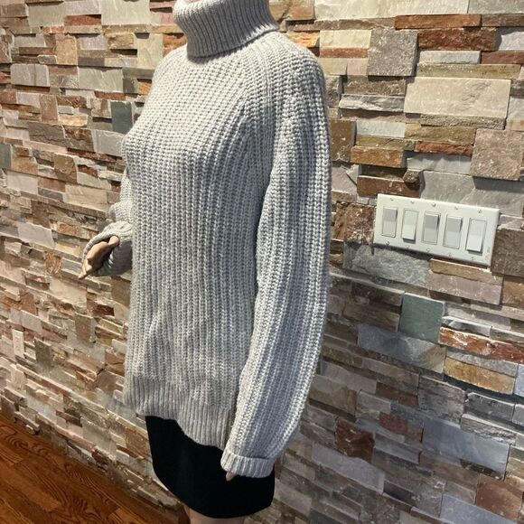 ALLSAINTS Cozy Gray Turtleneck Sweater - Picture 2 of 7
